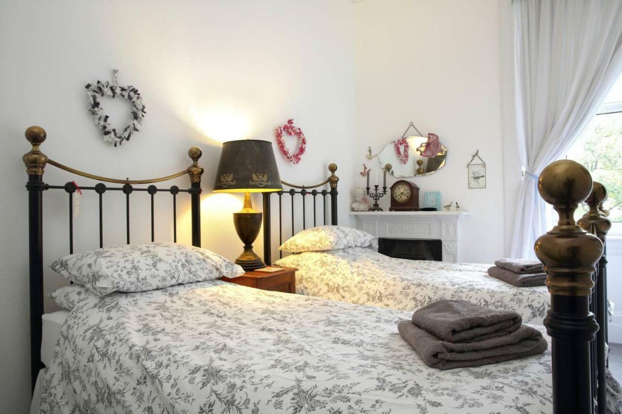 5 Star Beautiful & Vintage, Spacious Apt In Chic Location! Единбург Екстериор снимка